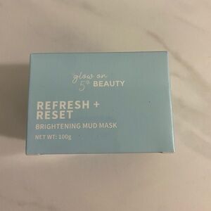 glow on 5th Beauty Refresh + Reset brightening mud mask